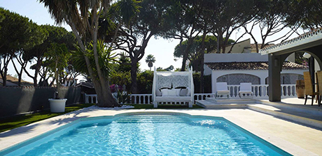 swimming pool image detached beachside villa in Cabopino