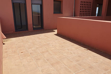 Luxury apartment for sale with mountain views in Cascadas de Calahonda