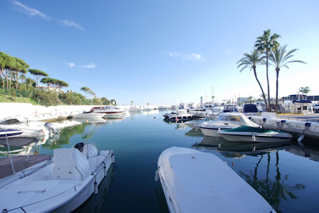 puerto deportivo de cabopino