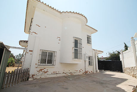 bank-villa-benalmadena-exterior