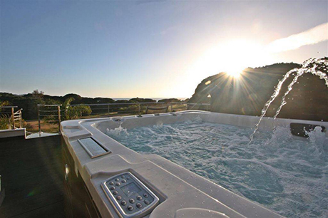 hot tub pic beachside villa in cabopino for sale