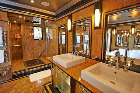 shower room image beachside villa in cabopino for sale