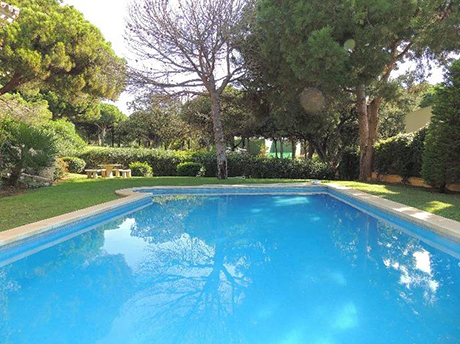 swimmingpool image luxurious villa in cabopino