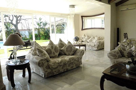 spacious villa in cabopino -  dining room image