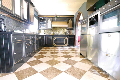 image of kitchen detached beachside villa in Cabopino