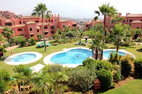 Balcony with scenic views in La Mairena, El Soto apartment