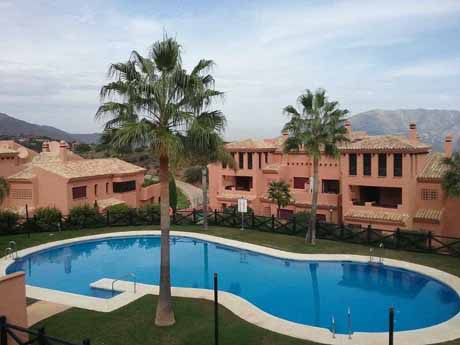 Front view of apartment for sale in El Soto de Marbella