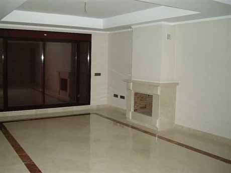 Spacious bedroom in El Soto de Marbella apartment