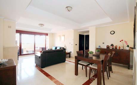 living room of apartment for sale in el soto de marbella golf la mairena