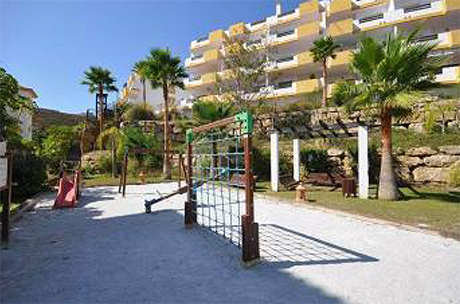 childrens play area pic golf penthouse mijas costa