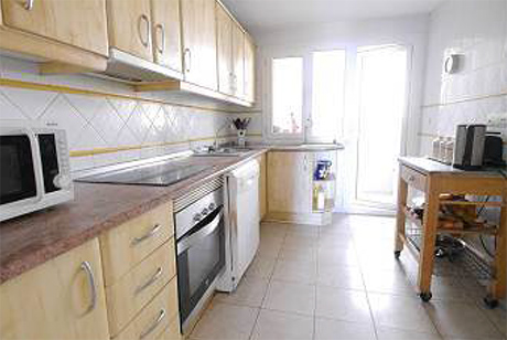 Elevated Ground floor apartment | Las Mimosas Cabopino kitchen