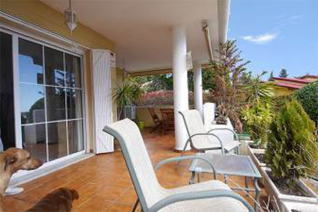 Elevated Ground floor apartment | Las Mimosas Cabopino patio