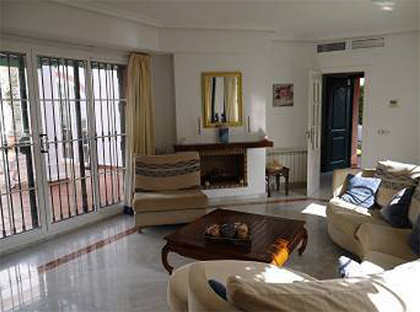 Lomas de Cabopino | Magnificent 3 bed corner townhouse for sale interior