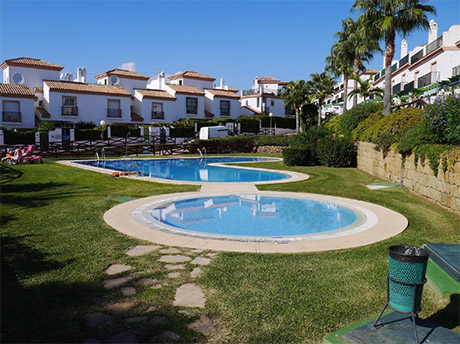 Lomas de Cabopino | Magnificent 3 bed corner townhouse for sale main pic