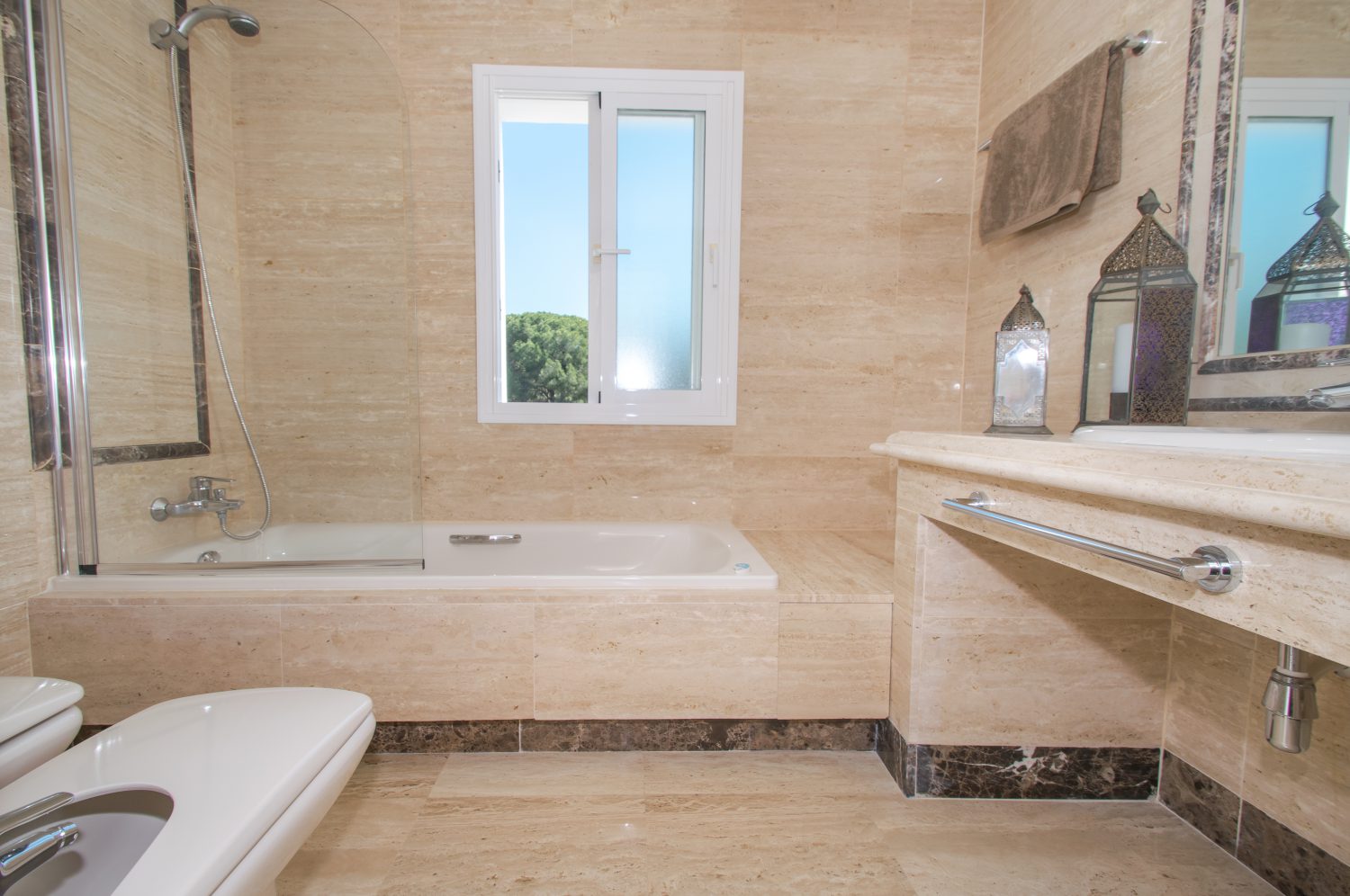 bathroom pic  new apartments marbella