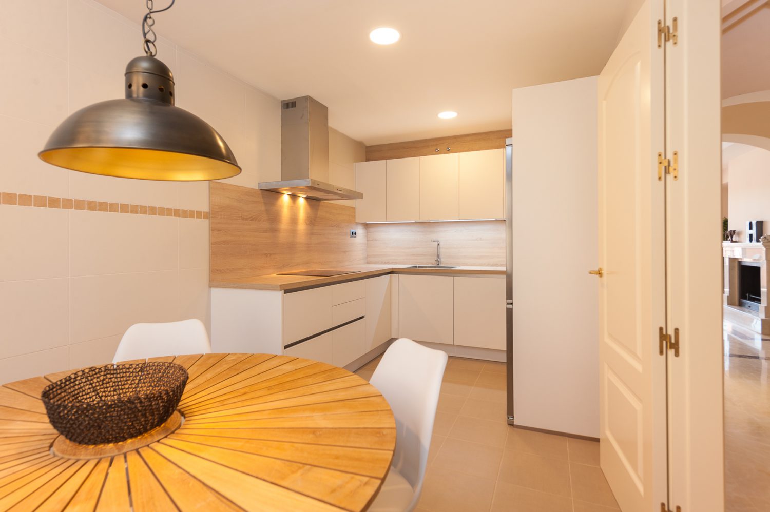 image of kitchen from golf townhouses near Marbella