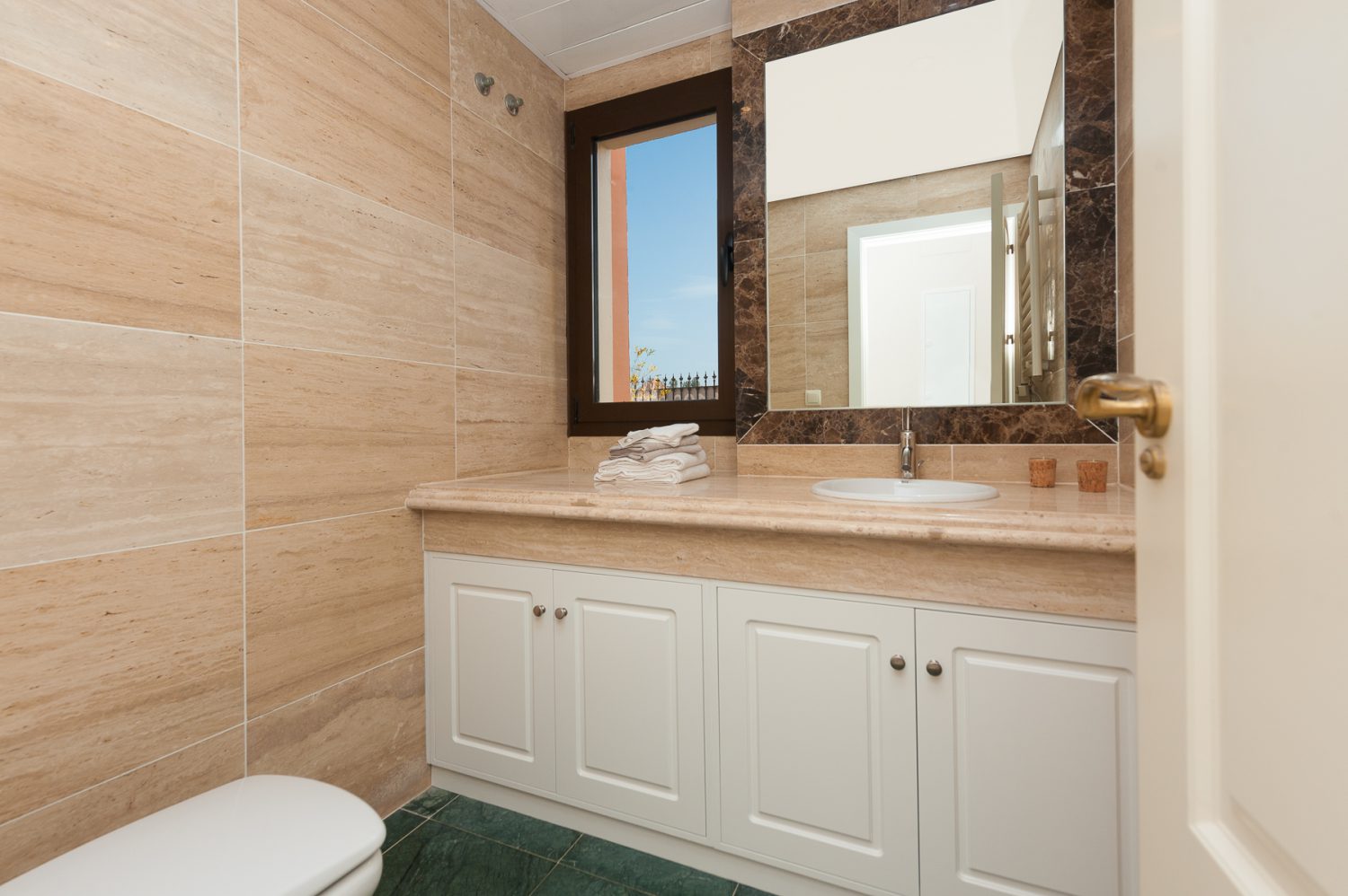 bathroom image  new golf villas near Marbella