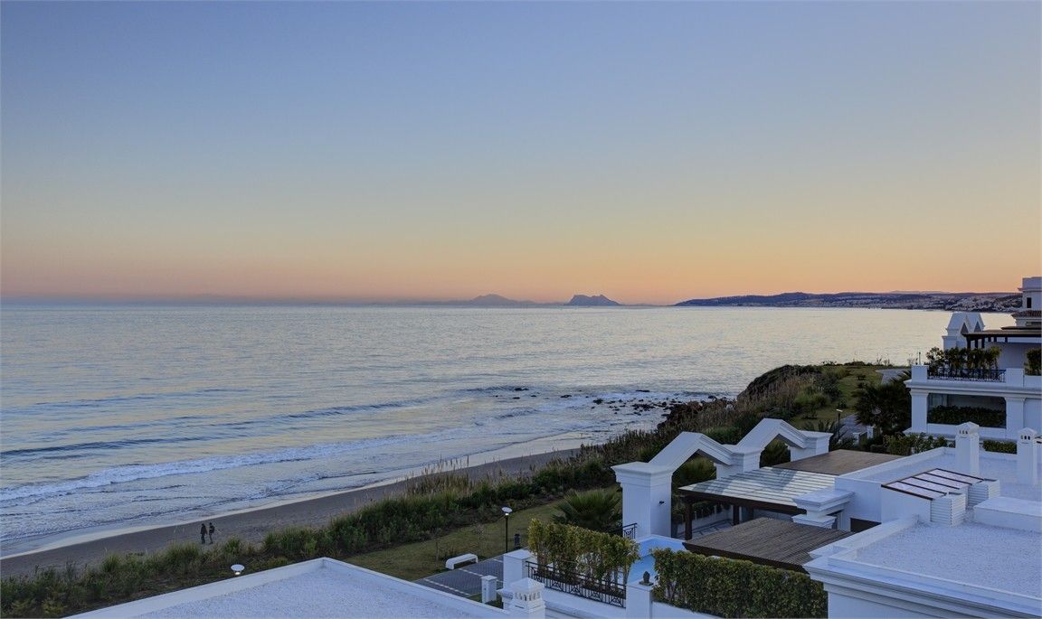 frontline beach estepona image