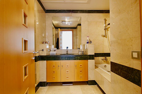 penthouse la cala golf bathroom image 