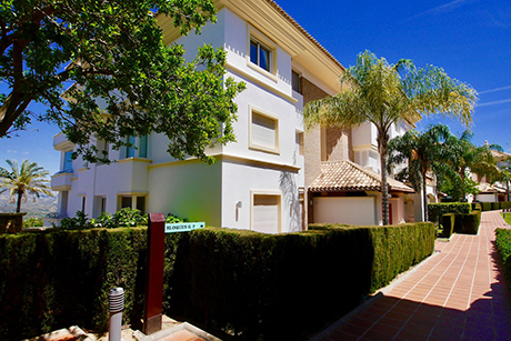 penthouse la cala golf outside building image